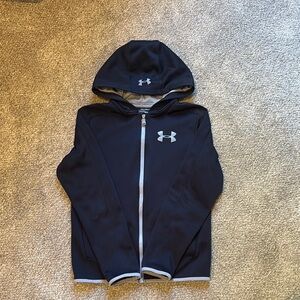 Youth Under Armour zip up hoodie. versatile and stylish
